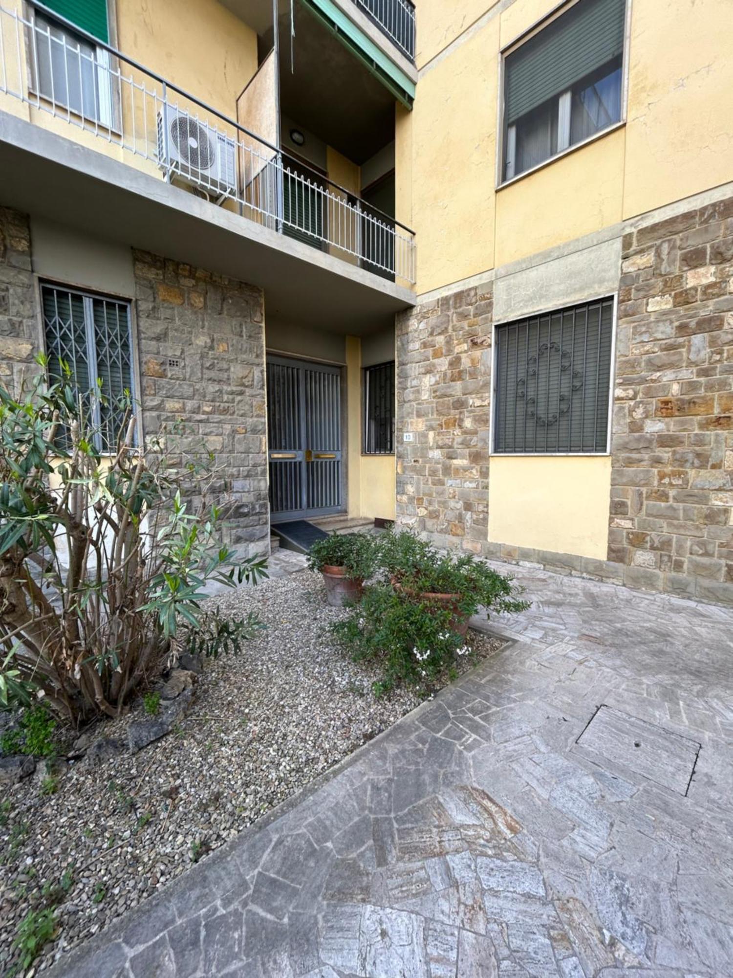 Appartamento Incantevole Con Patio Floransa Dış mekan fotoğraf